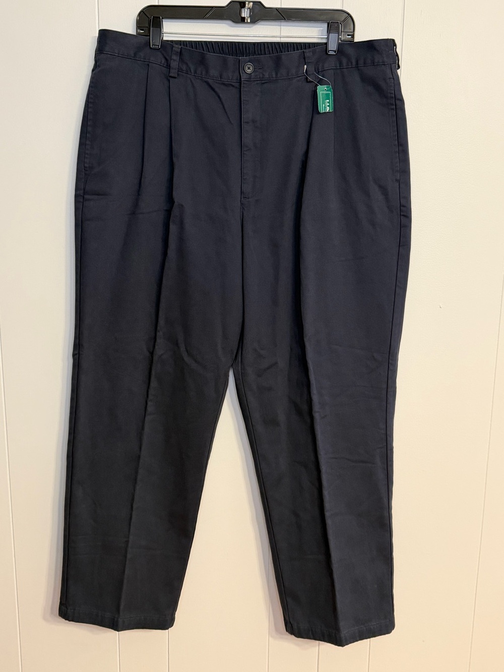 NWT L.L. Bean Flannel Lined Double L Chinos Pleated Navy 42x30 Comfort Waist